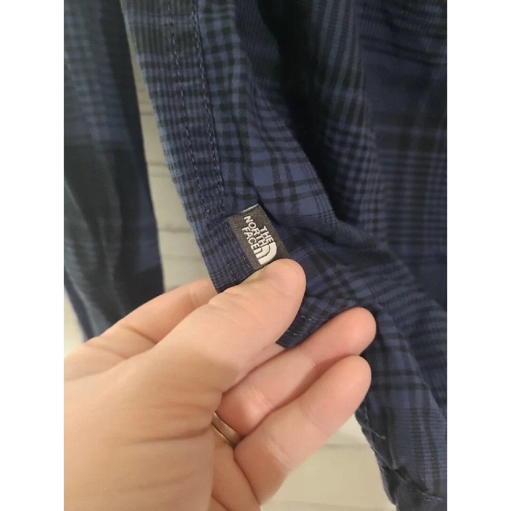 The North Face Navy Blue Plaid‎ Long Sleeve Button Down Shirt Men's Size Small